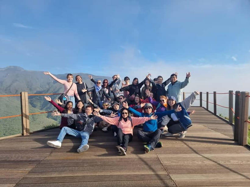 Jeju: Southern UNESCO Geopark Day Tour - Camellia Hill and Eongdeongmul Valley