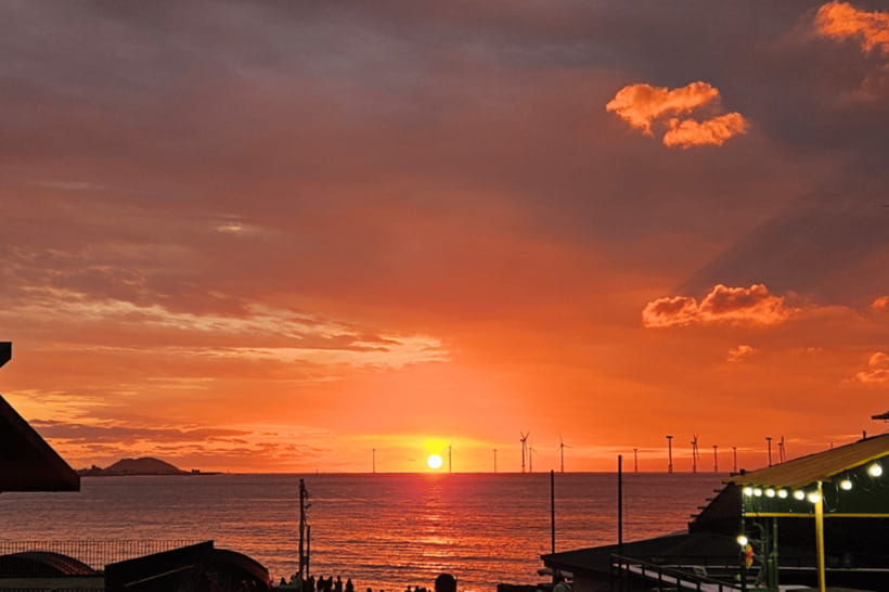 Jeju: Sunset Tour Olle Trail Walking Tour with Hotel Pickup - Who should choose this evening tour