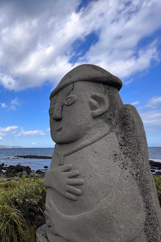 Jeju: West of Jeju Island Bus Tour from Seogwipo City - Hyeopjae and Geumneung deliver the big beach view