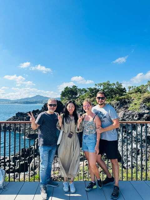 Jeju: Western and Southern Sightseeing Day Tour - Jusangjeolli’s volcanic stone pillars