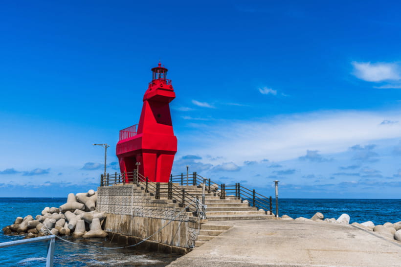 Jeju: Western Jeju K-Drama Spots Tour with Hotel Pickup - Sinchang Windmill Coastal Road