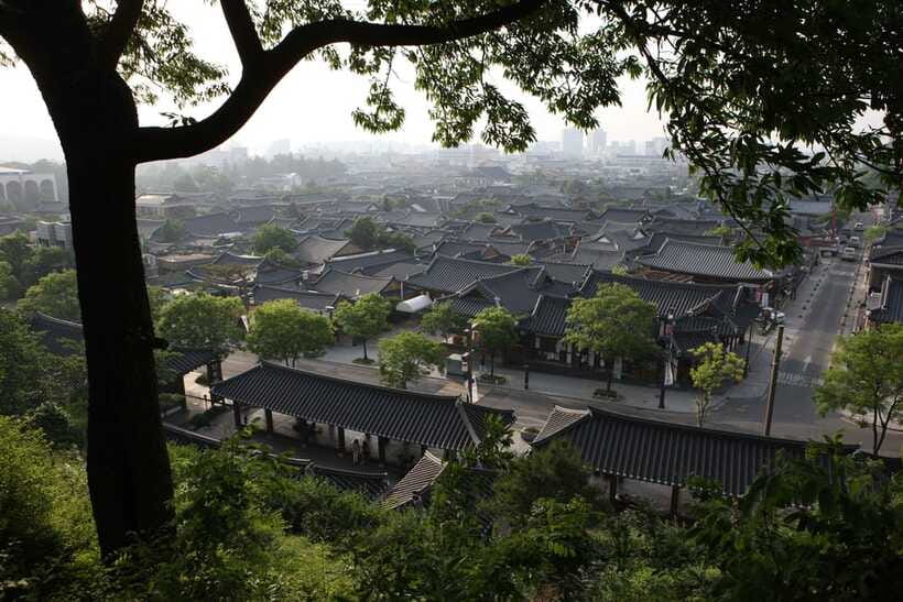 Jeonju: Essence of Jeonju, Hanok Village & Maisan Mountain - Four hours among Jeonju’s hanok roofs
