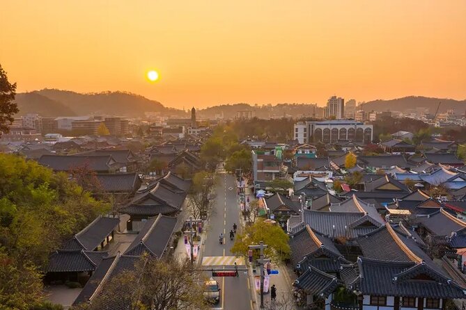 Jeonju Hanok Village Full-Day Tour: Jangtaesan Autumn Foliage - What the Guides Add to the Visit