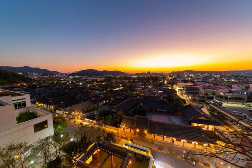 Jeonju: Private Taxi Tour Car Charter - Pairing the old city with Jeondong Cathedral and Nambu Market