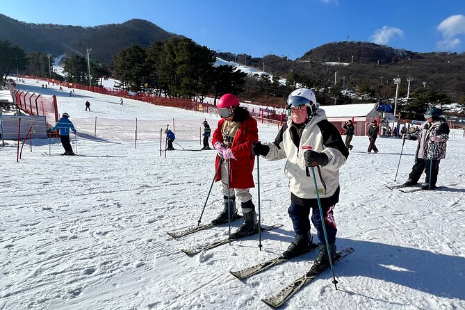 Jisan Ski Resort from Seoul by Shuttle(Opt Winter Skiing Package) - What six hours on the slopes feels like