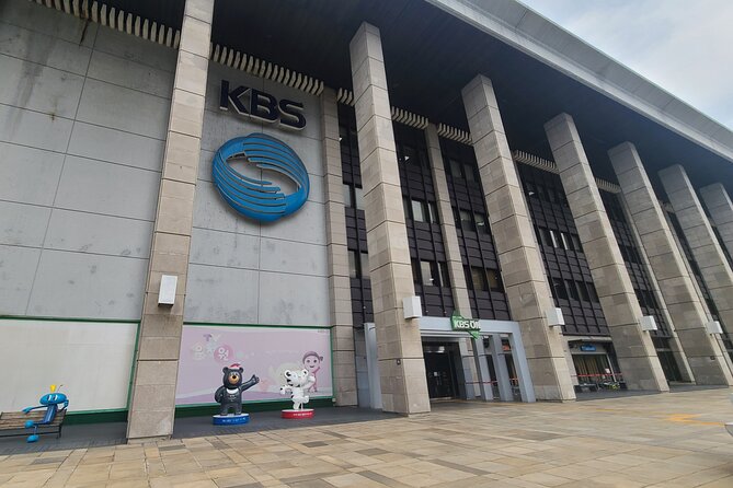 K-POP Experience in Seoul: Real K-POP Agency & Fan Culture - A full K-pop day, not just a photo stop