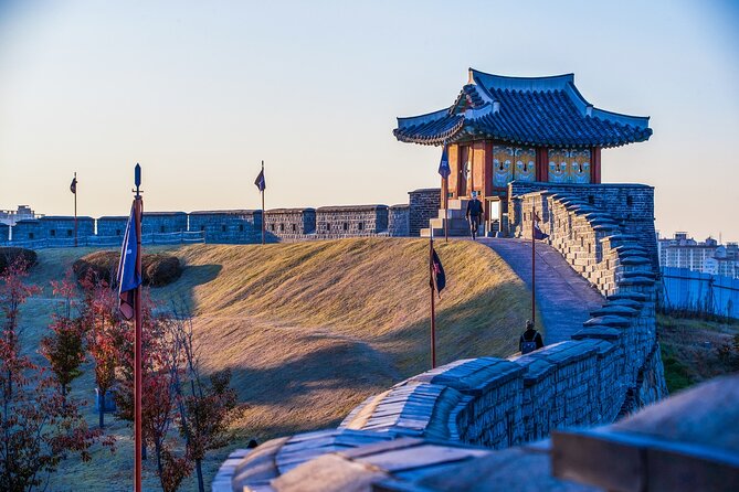 Korean Folk Village and Suwon Hwaseong Fortress Day Tour(EG Tour) - Korean Folk Village: Joseon life with a stage