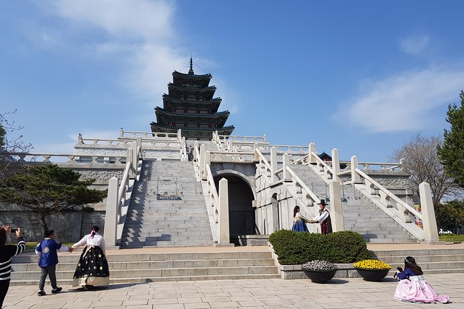Korean Palace and Market Tour in Seoul Including Insadong and Gyeongbokgung Palace - Changdeokgung Palace and the quieter side of Joseon Seoul