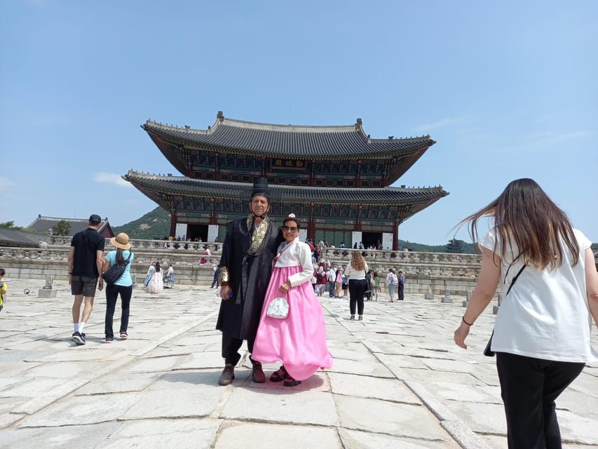 Layover tour to Gyeongbokgung-Folk Museum-Bukchon-Insadong - Who should book this experience?