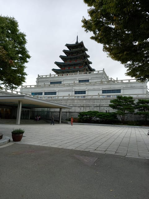 Layover tour to Gyeongbokgung-Folk Museum-Bukchon-Insadong - Insadong, Jogyesa, and a final taste of Seoul