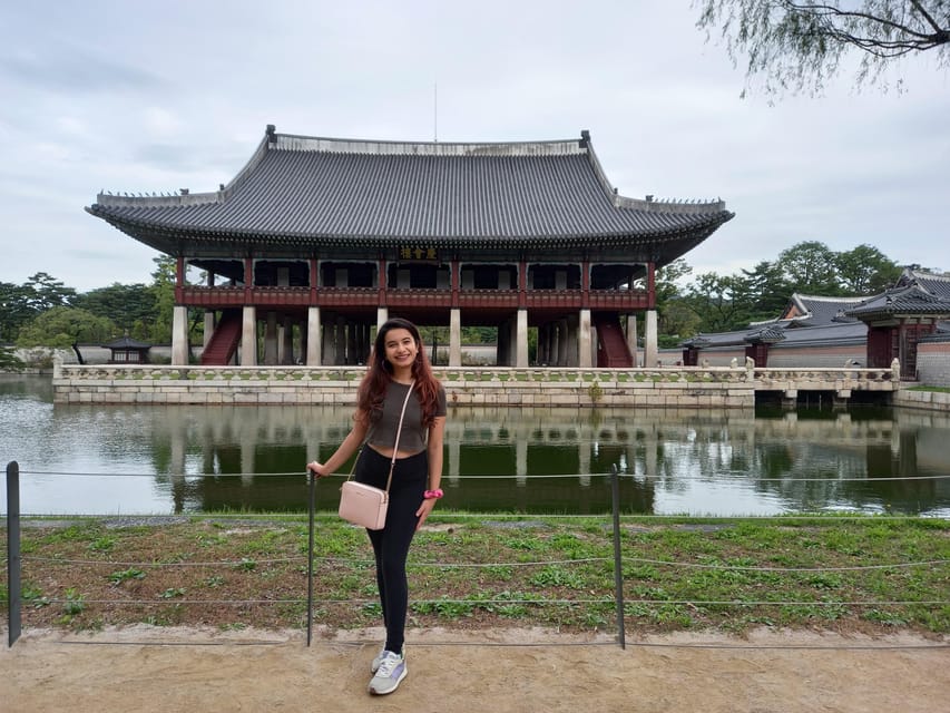 Layover tour to Gyeongbokgung-Folk Museum-Bukchon-Insadong - The AREX ride from Incheon to Seoul