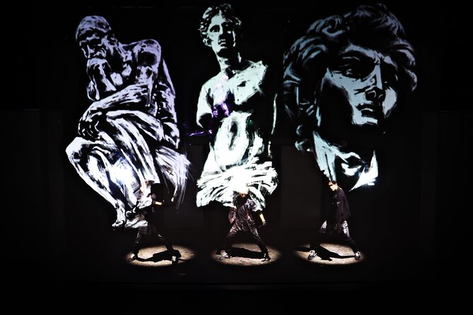 Painters Show in Gwanghwamun Theater (nearby Seodaemun station) - The opening acts build the energy quickly