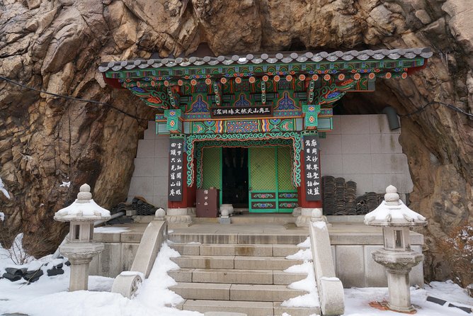 Private Hiking tour to Bukhansan Peak(Baegundae: 836.5m) with Mountain Expert - Seasons Change the Character of Bukhansan