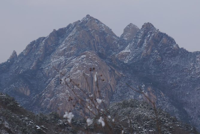 Private Hiking tour to Bukhansan Peak(Baegundae: 836.5m) with Mountain Expert - Granite Paths and the Push Toward Baegundae