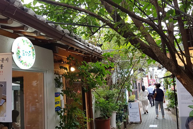 Private Layover Tour from Incheon Airport to Seoul - How much Seoul can you really see in seven hours?