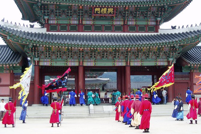 Private Layover Tour from Incheon Airport to Seoul - Meeting your guide at Incheon Airport
