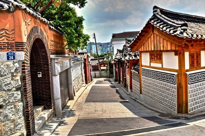 Private Seoul City Tour - Jogyesa Temple in the middle of downtown