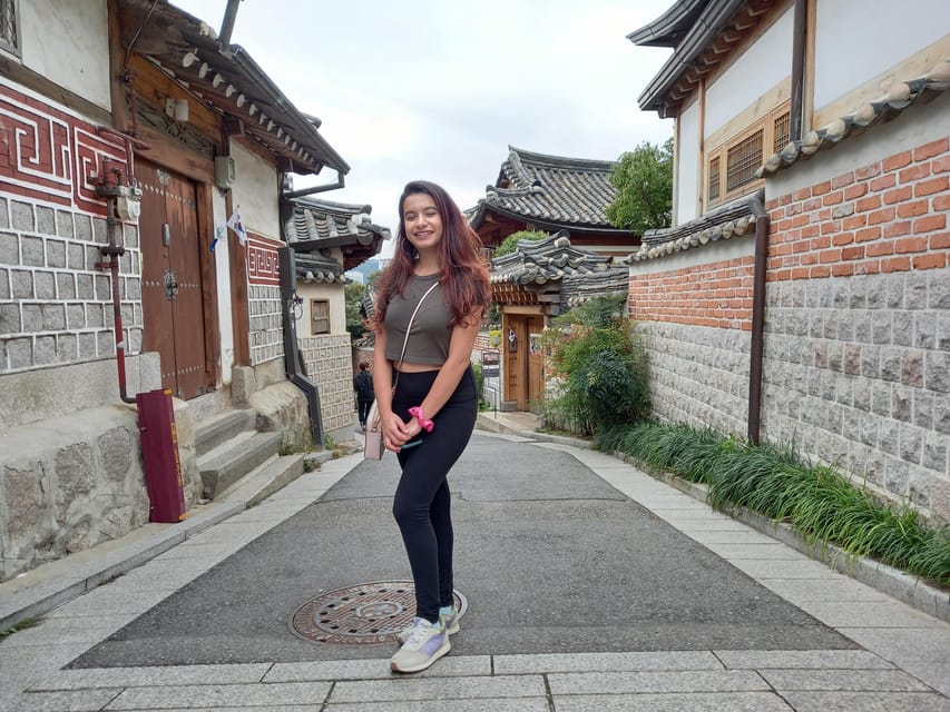 Seoul: 4-Hour Guided Tour to Palace, Bukchon, Jogyesa Temple - Why this tour is really about reading Seoul
