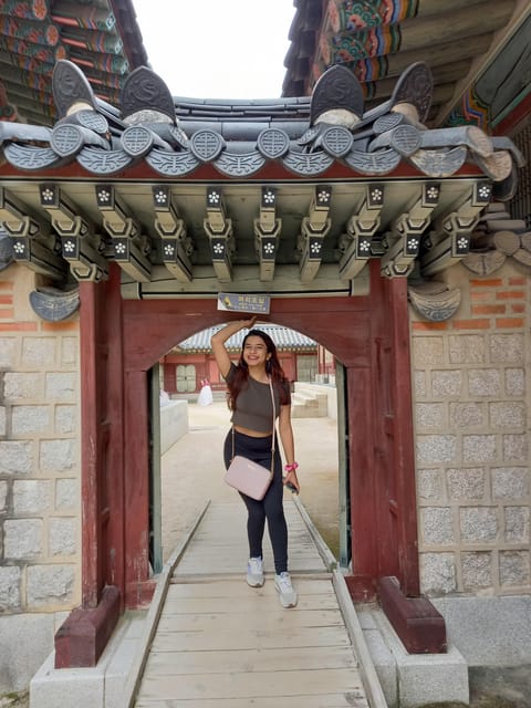 Seoul: 4-Hour Guided Tour to Palace, Bukchon, Jogyesa Temple - Bongeunsa and N Seoul Tower are not part of the detailed route
