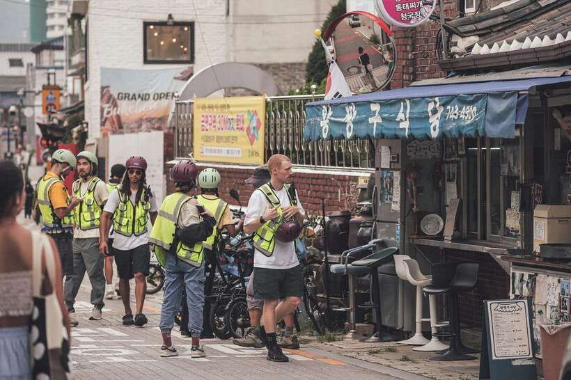 Seoul: Afternoon Ebike tour and "Happy Hour" food and drinks - The Baek Inje House and the story of a divided Korea