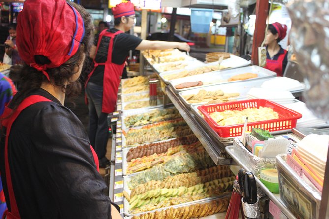 Seoul: Anthony Bourdain-Inspired BBQ and Pub Experience - What the guides add to the evening