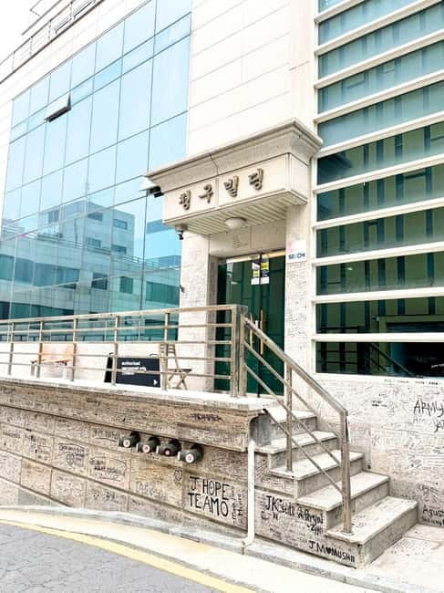 Seoul: BTS K-Pop Star Footsteps Journey ARMY Fan Day Tour - The guides shape the day more than any single stop