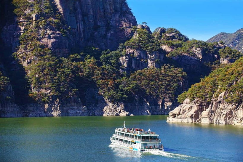 Seoul: Chungju Cruise, Cable Car & Cave Kayak Adventure Tour - Hwalok Cave and the Underground Kayak