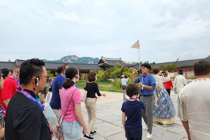 Seoul City Half Day Tour-Gyeongbok Palace Guard Changing Ceremony - The Blue House area and Cheongwadae Sarangchae