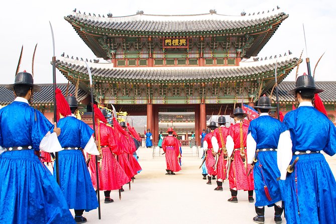 Seoul City Private Full-Day Tour Including Lunch - Bukchon Hanok Village and the cost of a good view