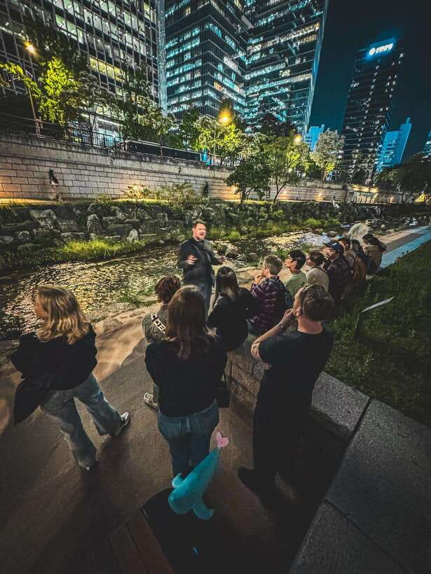 Seoul: Dark Side of the City and Ghost Stories Walking Tour - The guides make or break the evening