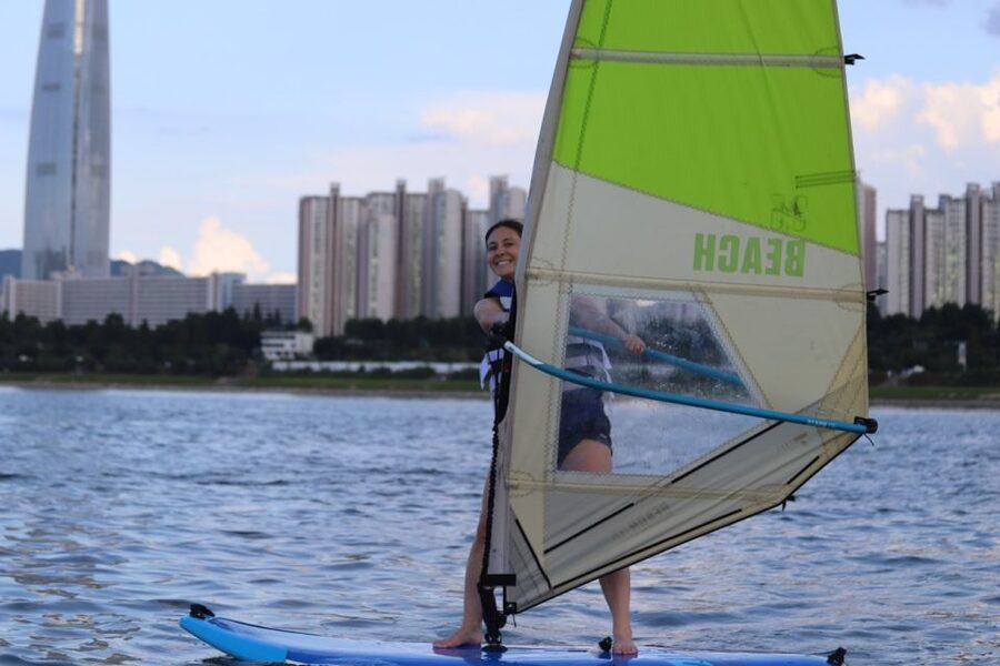 Seoul : Efoil Experience in Han River - The first part of the two-hour lesson