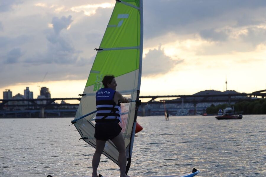 Seoul : Efoil Experience in Han River - What is included for the $124 price
