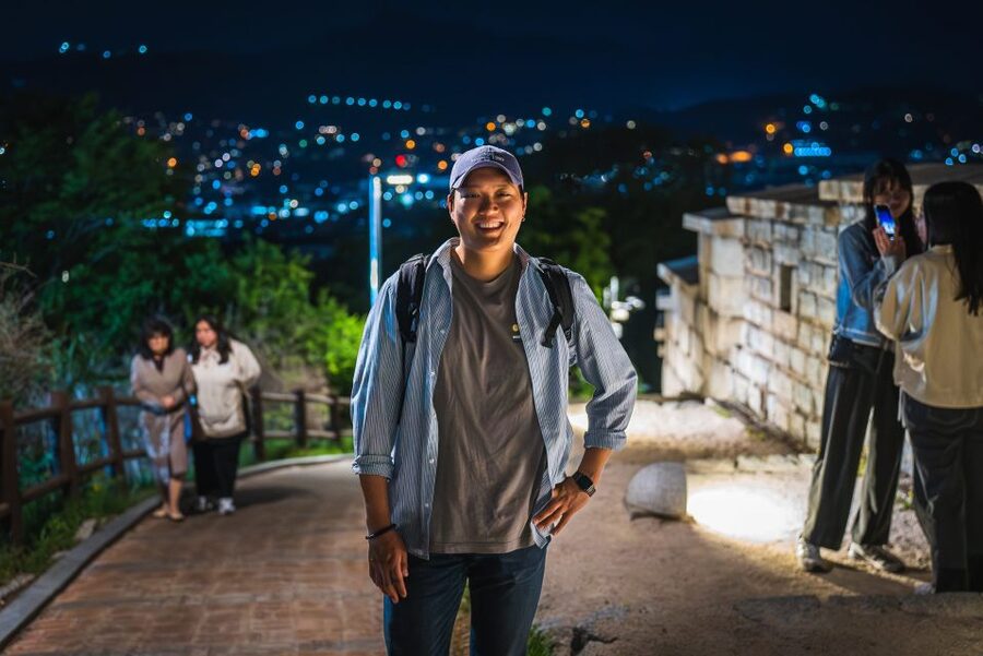 Seoul: Guided City Wall Sunset Hike with Korean Dinner - The Guides Make the Difference