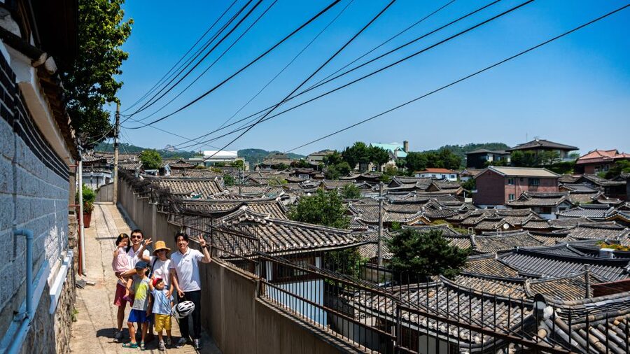 Seoul: Guided Small Group V.I.P Morning Pedicab Tour - Bukchon Hanok Village is the scenic payoff