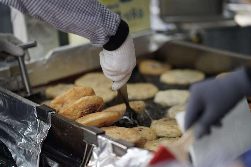 Seoul: Guided Street Food Tour at Namdaemun Market - Who will enjoy this 90-minute introduction