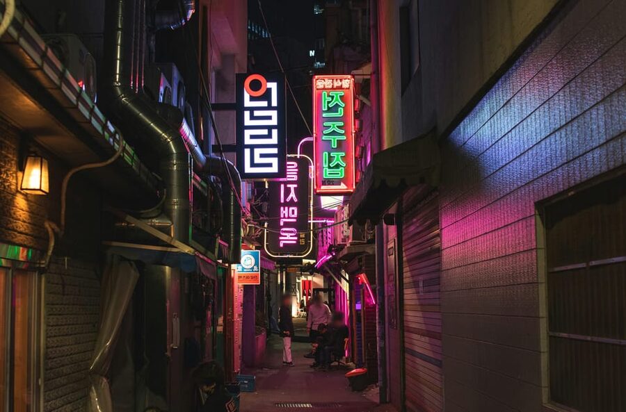 Seoul Gwangjang Market Foody Walking Tour - Euljiro’s old businesses and newer hangouts