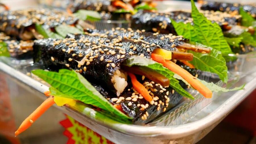 Seoul: Gwangjang Market Netflix Food Tour - A walk from old art streets to Korean street food