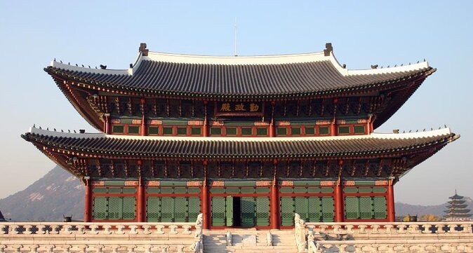 Seoul: Gyeongbok Palace, Bukchon Village, and Gwangjang Tour - Key points before you book