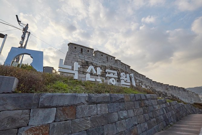 Seoul: Gyeongbok Palace, Bukchon Village, and Gwangjang Tour - Why this tour works well as a first day in Seoul