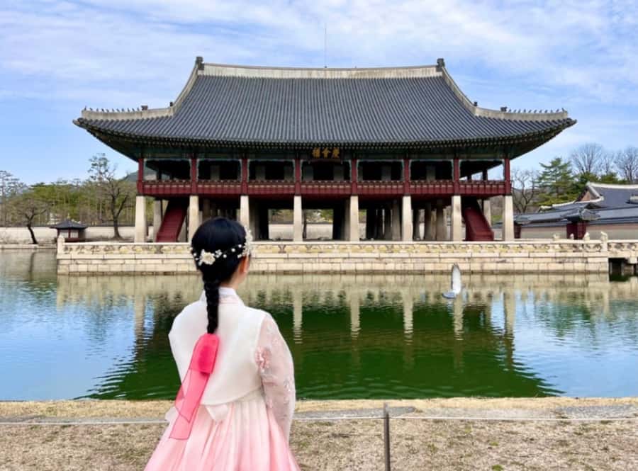 Seoul: Gyeongbokgung / Hanok Village / N Seoul Tower - Riding the Namsan cable car to N Seoul Tower