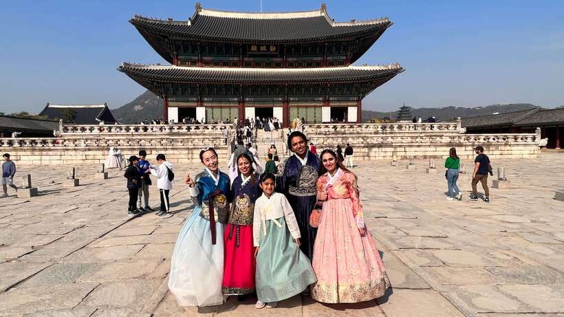 Seoul Highlights: Gyeongbok Palace, Insadong & N Seoul Tower - Namsangol Hanok Village offers a short traditional pause