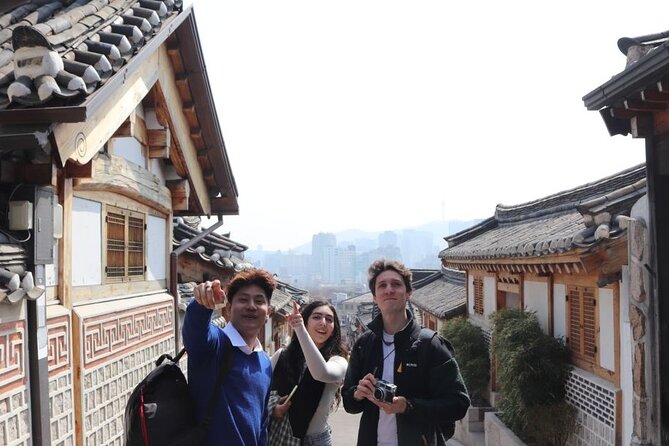 Seoul Highlights & Hidden Gems Tours by Locals: Private + Custom - Insadong, temples, tea houses, and creative streets
