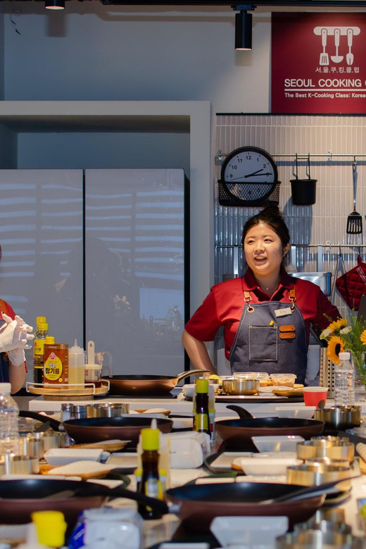 Seoul: Korean Cooking at Seoul Cooking Club! - Ten small tastes that explain Korean side dishes