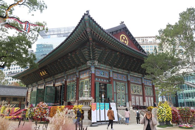 Seoul Layover Private Tour from Incheon Airport - Bukchon Hanok Village and traditional Seoul