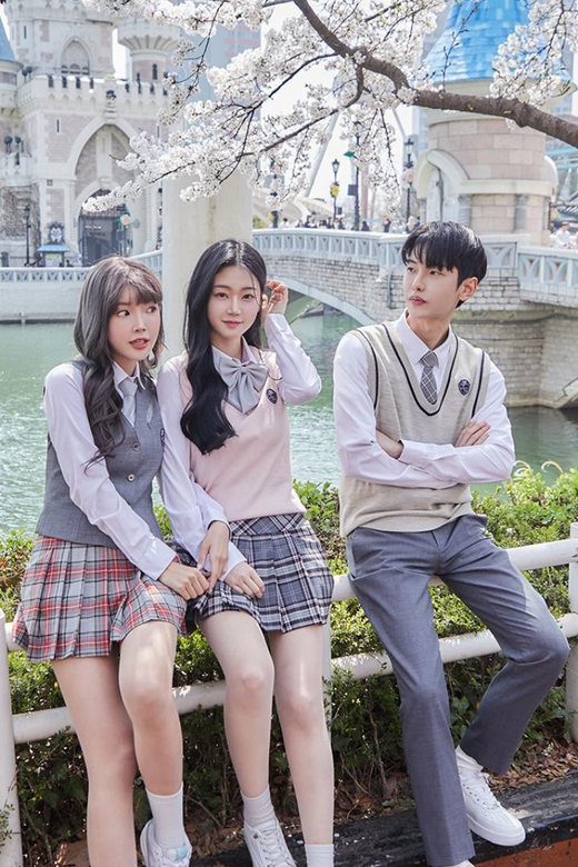 Seoul: Lotte World 1 Day Pass & Korean School Uniform Rental - Start with a Korean school uniform at Jamsil