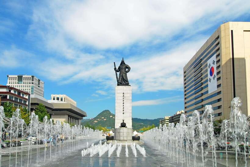 Seoul: Max Out Must Visit City Highlights Panoramic Day Tour - Insadong offers a slower hour