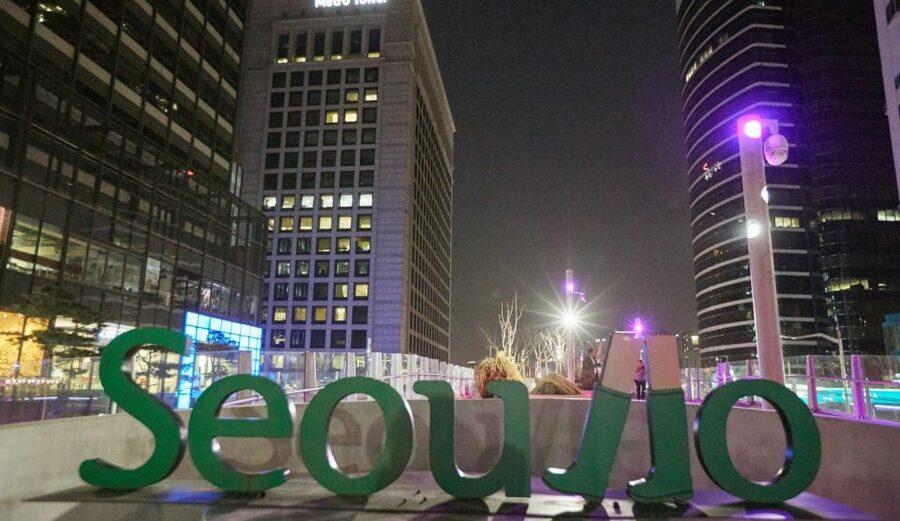 Seoul: Moonlight Rainbow Fountain Show Night Tour - Hangang Park, Sevit Seom, and the ramyeon break