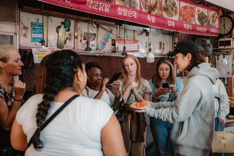 Seoul: Night Market Food Tour with Local Guide - The first bites: familiar Korean market favorites