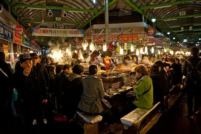 Seoul Night Tour (Gwangjang Market, Royal Palace and Naksan Park) - Timing, group size, and practical comfort