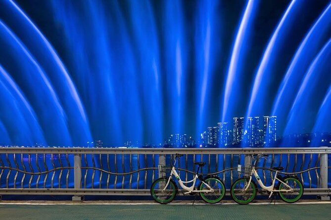 Seoul Night Tour with Han River Cruise and Gyeongbokgung Palace - Yeouido Hangang Park and the evening cruise